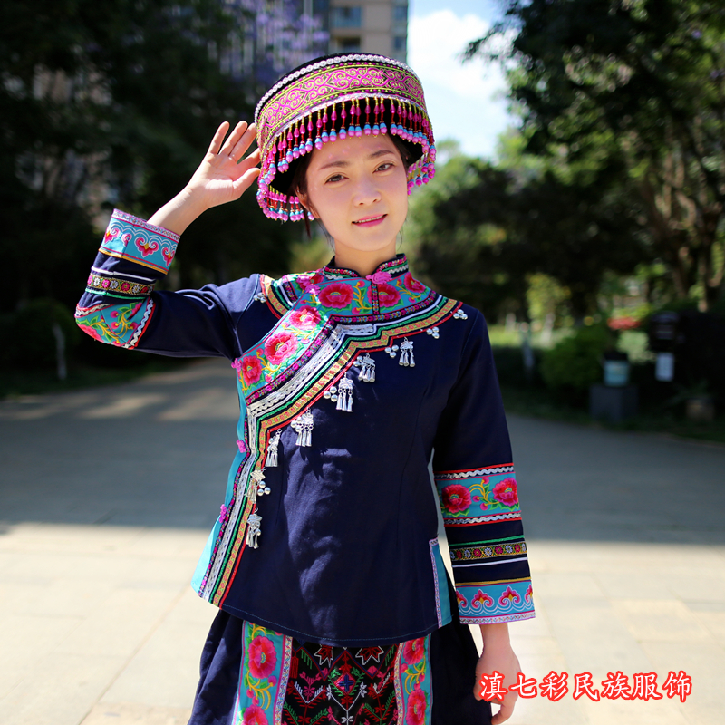 墨江哈尼族女装粗棉土布民族套装绣花毛球民族服饰民族服装