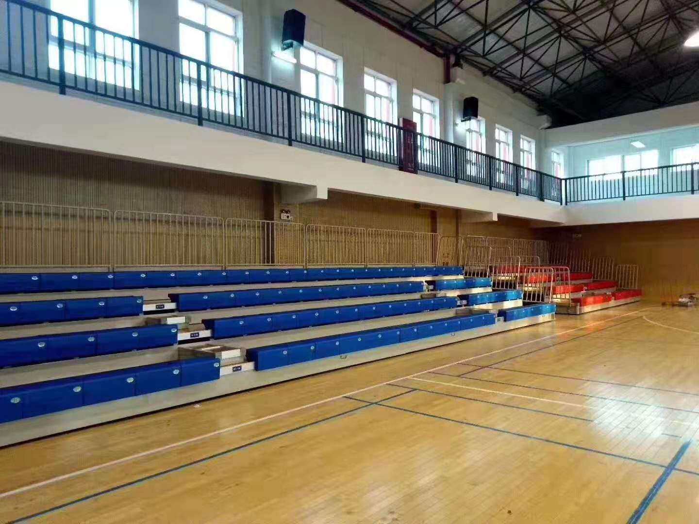 看台座椅观众席阶梯折叠体育场馆篮球球馆伸缩剧场座椅