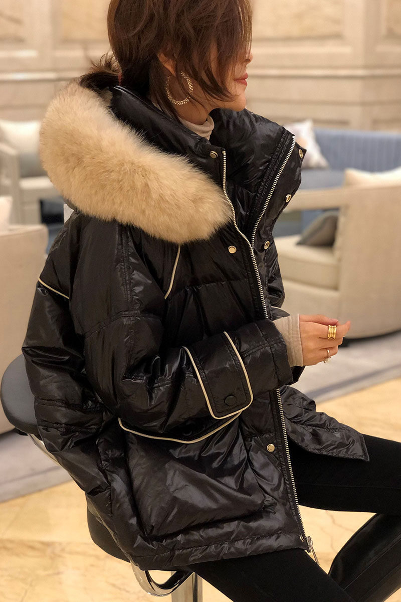 黑色亮皮羽绒服欧洲2021新款冬装狐狸羽绒服