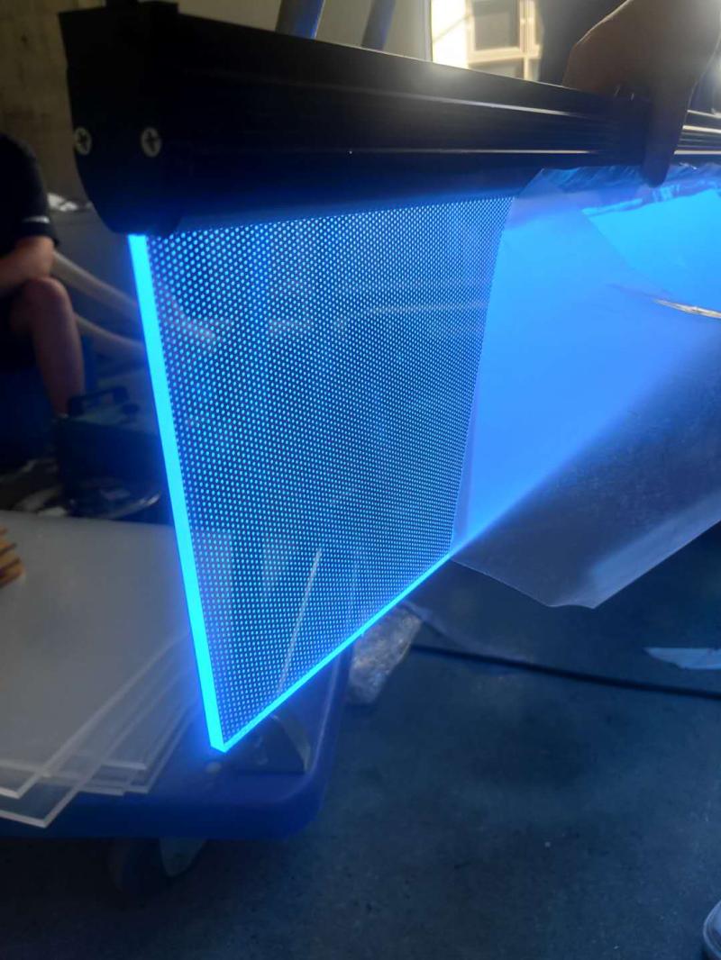 定制led光板创意长条吊灯弧形健身房店铺大厅led导光板