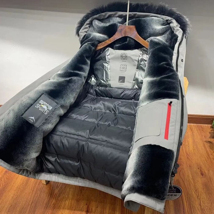 奢华鼎配！大号狐狸毛真毛领！90白鹅绒！高端男士休闲连帽羽绒服