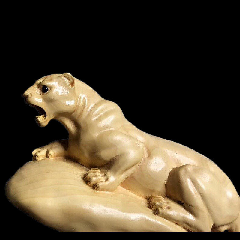 黄杨木雕豹子摆件木头根雕金钱豹车内饰品手把木雕