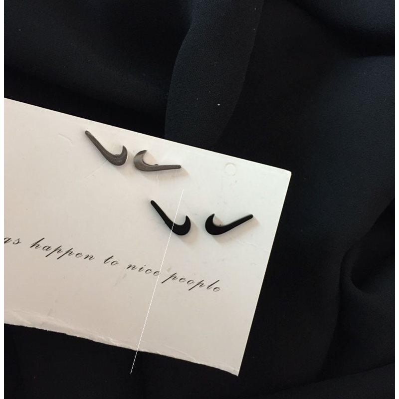 向阳而生熊顿蒋欣星星耳钉简约小巧耳饰五角星耳钉