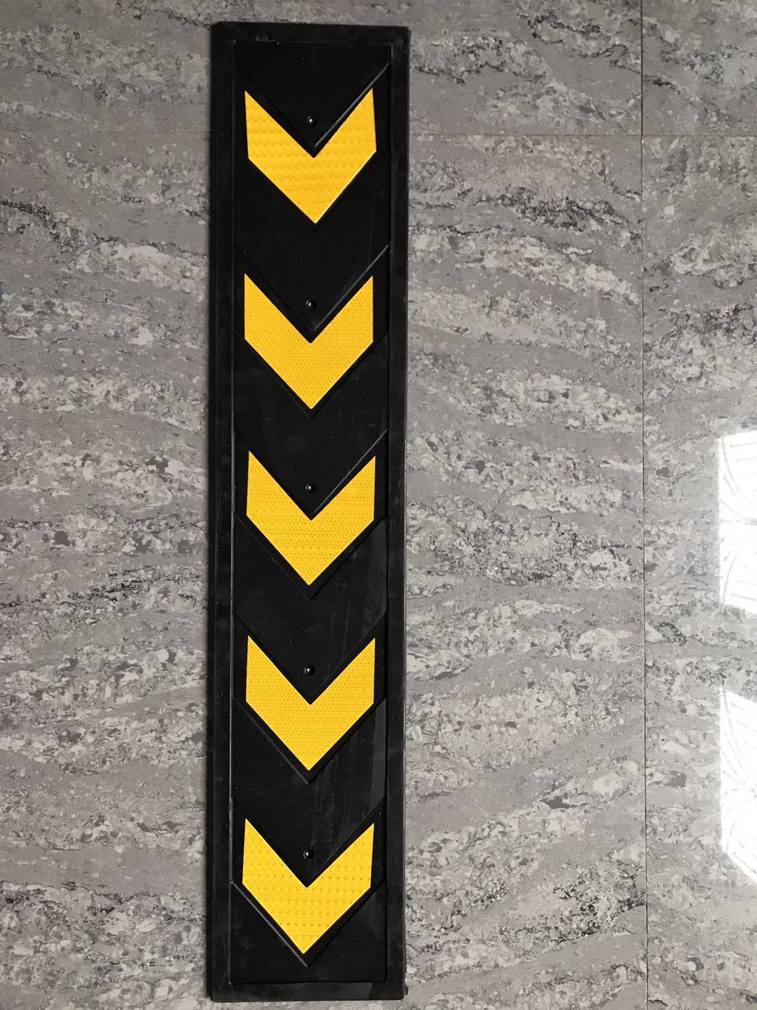 橡胶车库护墙墙角反光护角防撞轮廓导向向标安全标志