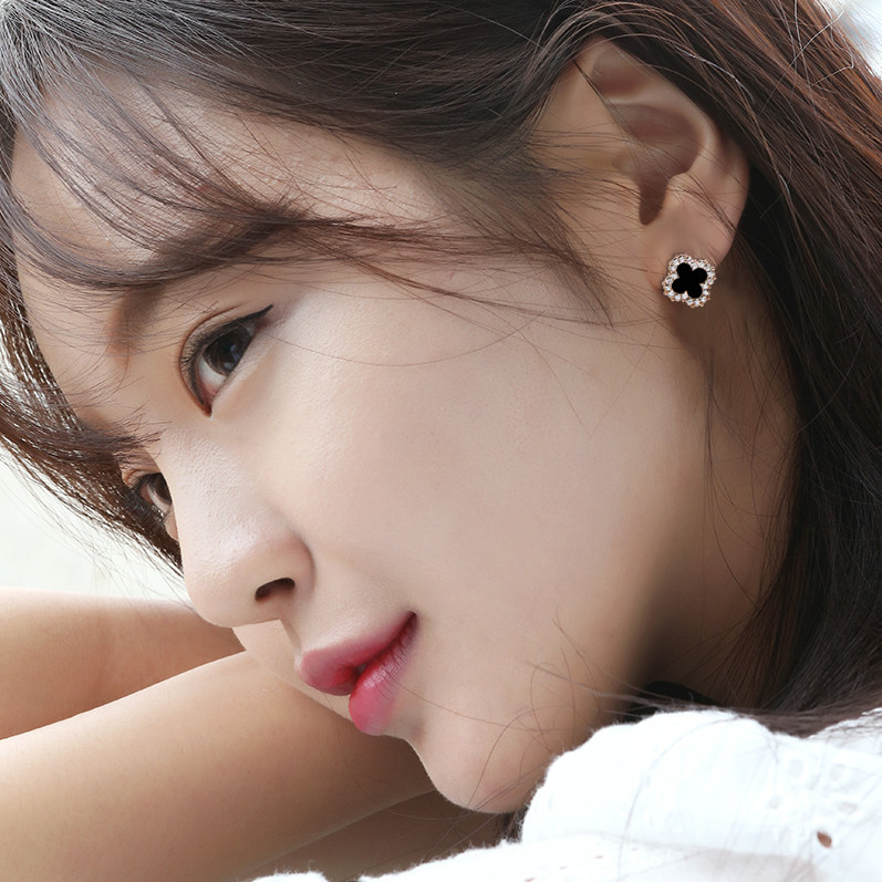 镶钻四叶草耳钉女气质网红简约小巧潮流S925纯银防过敏耳环耳饰