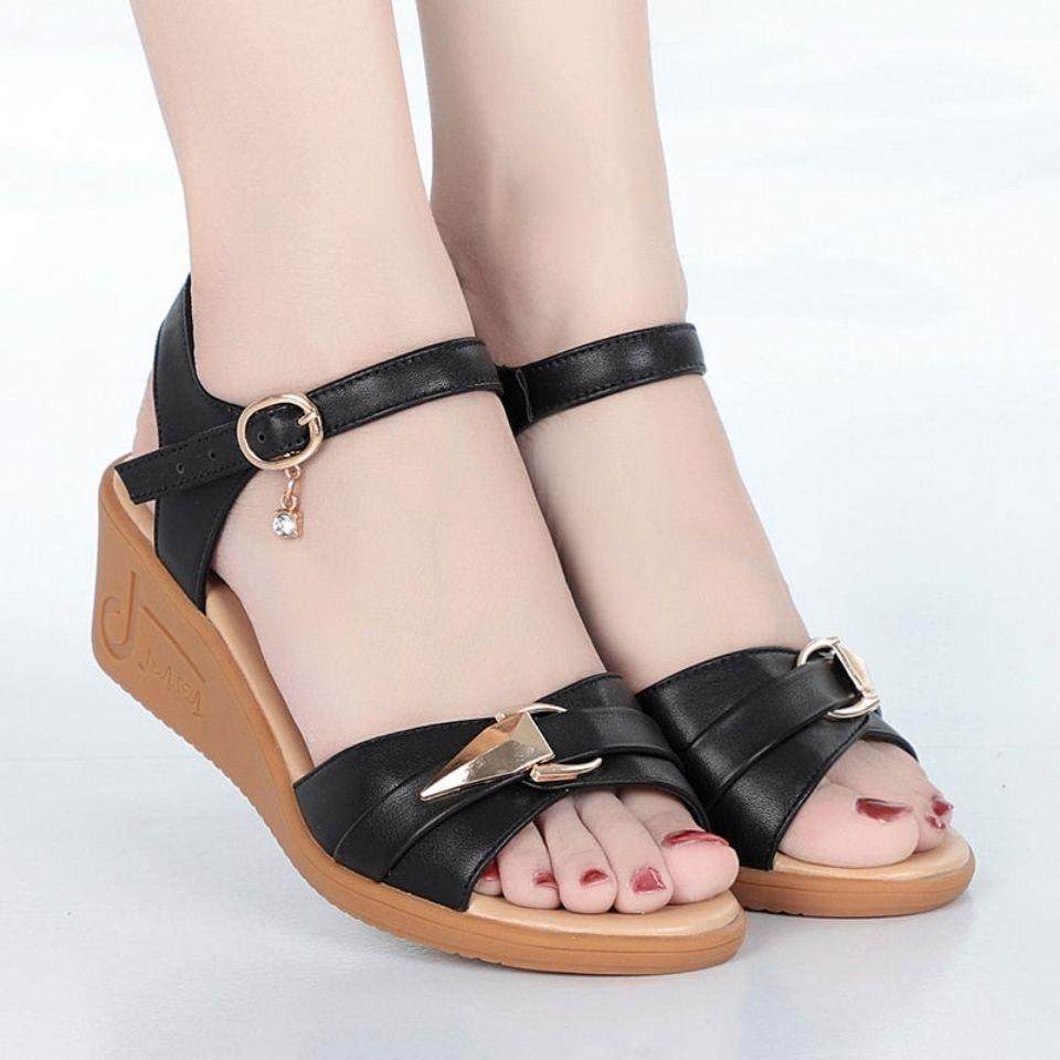 凉鞋红女蜻蜓夏季妈妈女坡女士大码中老年软底包裹袋