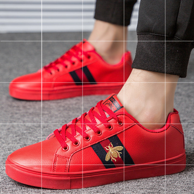 2020新款秋季小红色鞋子男潮鞋百搭红鞋运动休闲板鞋冬季蜜蜂男鞋