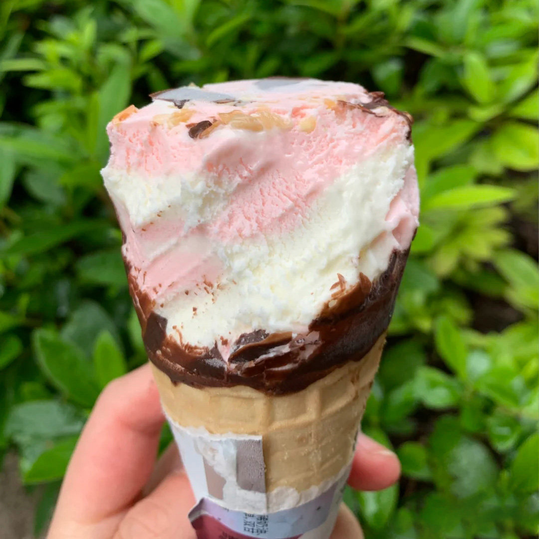 国货九头牛棉花糖白桃冰淇淋网红雪糕脆筒甜筒冰糕冰淇淋