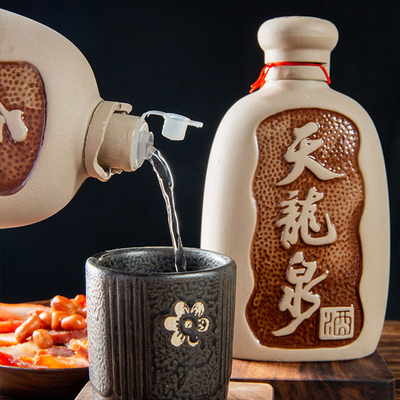 天龙泉酒30度陶瓶低度酒粮食酒白酒整箱500ml6瓶装国产酒礼盒装