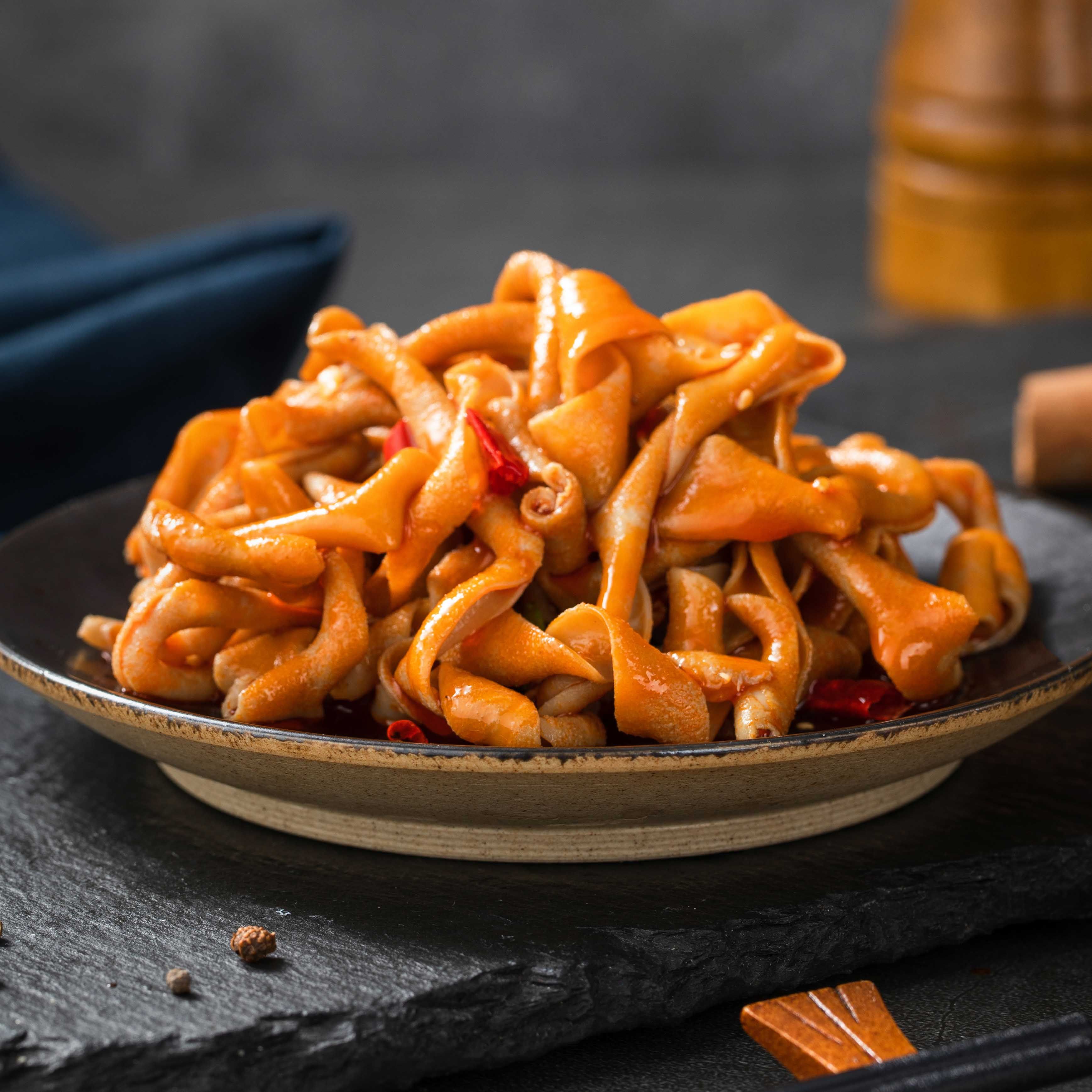 五级孤独麻辣鸭肠小吃香辣熟食即食