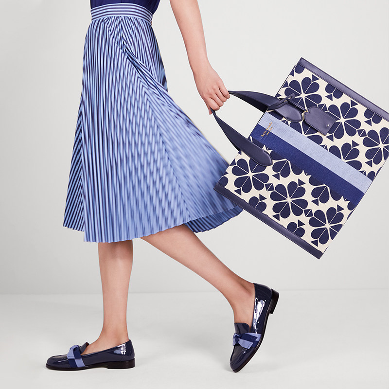 进店购买katespade官方旗舰店去领券购买使用期限:202