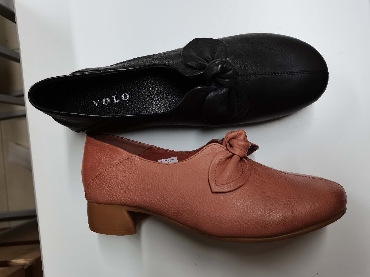 volo犀牛2020新款秋季英伦风皮鞋女中中跟乐福单鞋