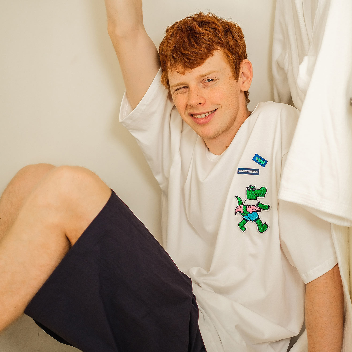 WARMTREES鳄鱼毛巾绣贴标短袖T恤男 原创插画