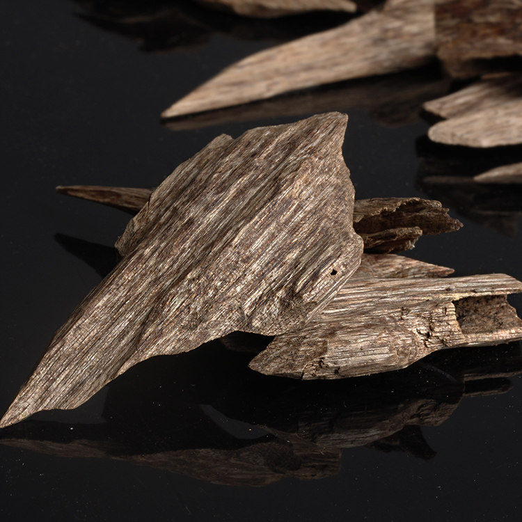 虫漏越南二号芽庄沉香碎料原料香熏天然沉水香薰香料