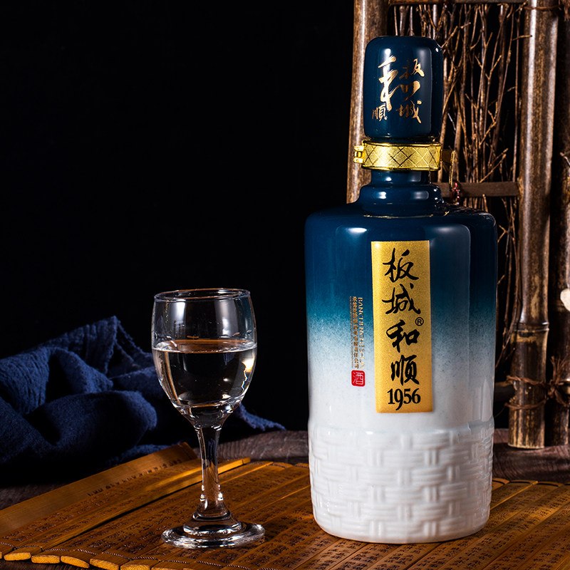 板城烧锅39度和顺1956大坛酒浓香型白酒1500ml3国产白酒