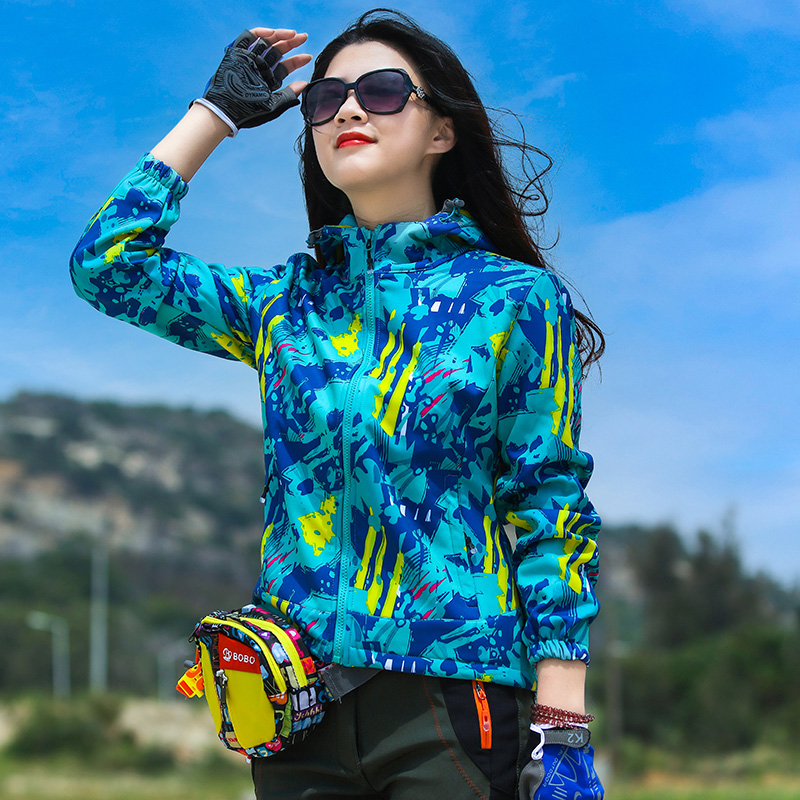 软壳登山服女迷彩抓绒衣冲锋衣潮牌韩国户外运动防风防水外套女春