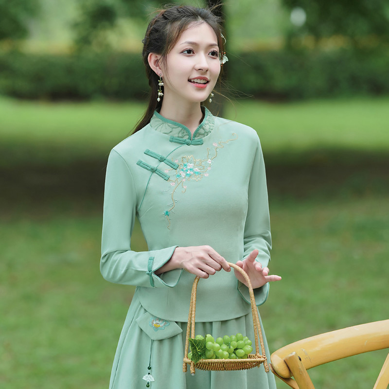 拾曦追忆2022款汉服斜襟贴布立领古风长裙长袖连衣裙