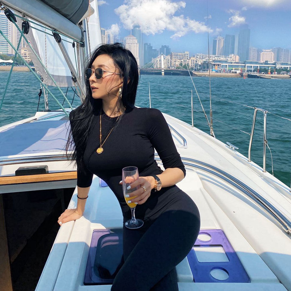 serendipity袁伶嫣纯色打底修身圆领显瘦长袖上衣回馈t恤