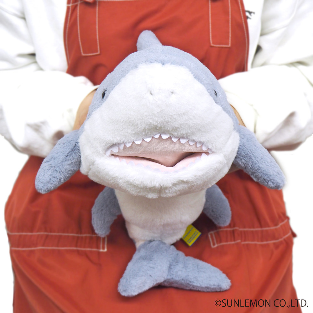 直营日本进口sunlemon仿真鲨鱼公仔毛绒玩具安抚睡觉毛绒布艺类玩具