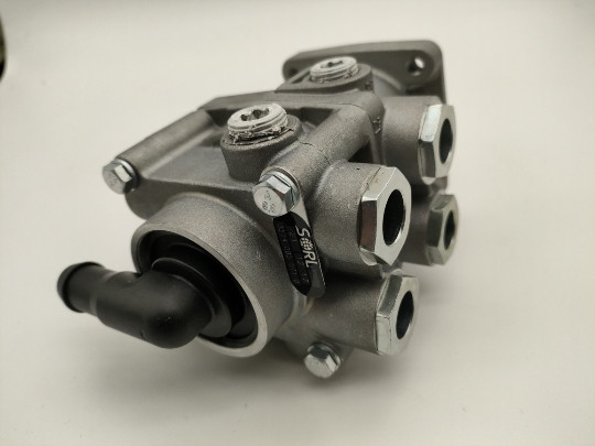 豪沃刹车总泵适配重汽重卡金王子制动原厂配件其他