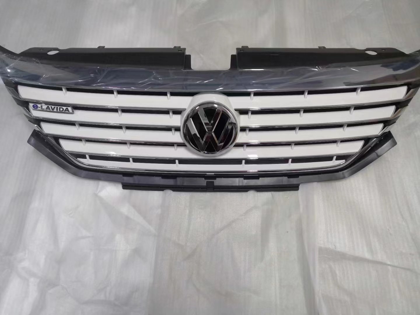 适用于朗逸plus1918款纯电中网白色银色黑色金色中网