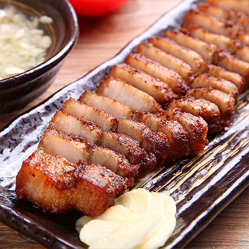 台湾猪肉预制特色菜腌制五花腊肉烧烤烤肉餐厅腌肉