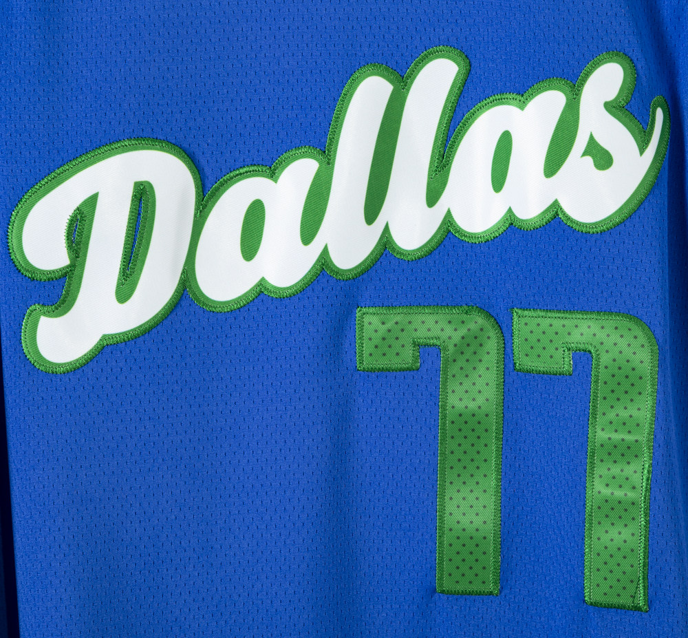 独行侠小牛77号蓝色2021款城市复古刺绣球衣篮球篮球服