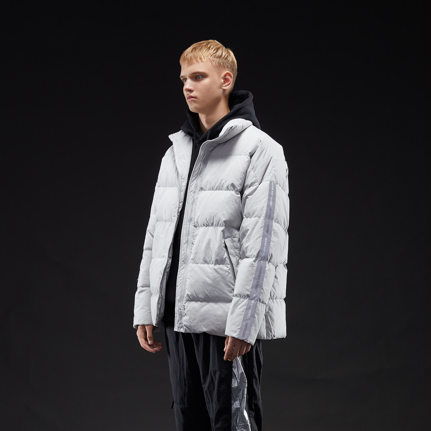 黑鲸hlajeans反光条装饰立领羽绒服男冬季羽绒外套男