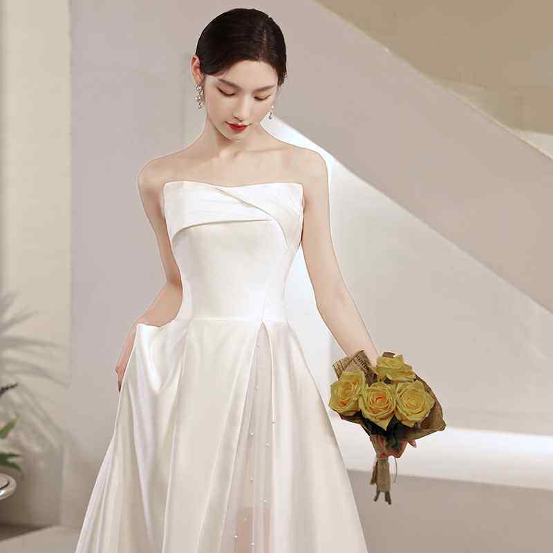晚礼服新娘结婚婚纱礼服宴会一字肩气质简约旅拍白色缎面法式轻敬