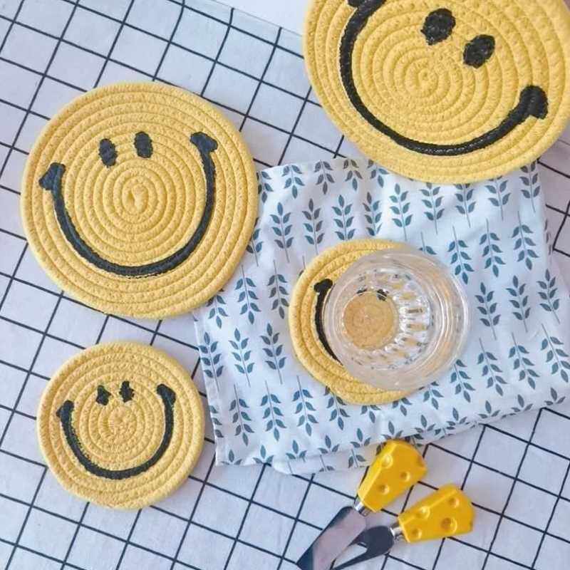 韩国笑脸手工棉线编织餐垫印刷表情ins可爱餐垫