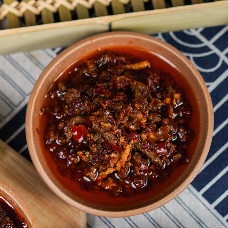 巧在线猪肉酱辣椒酱香辣牛肉拌面拌饭下饭小罐酱川香调味酱料