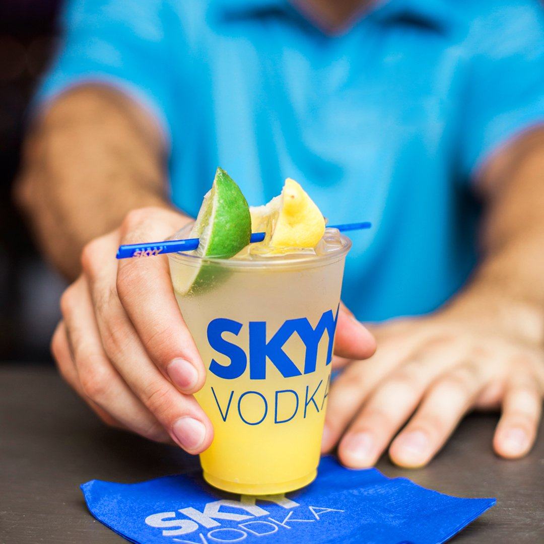 进口洋酒skyy 蓝天伏特加 深蓝牌伏特加 莓子口味 750ml