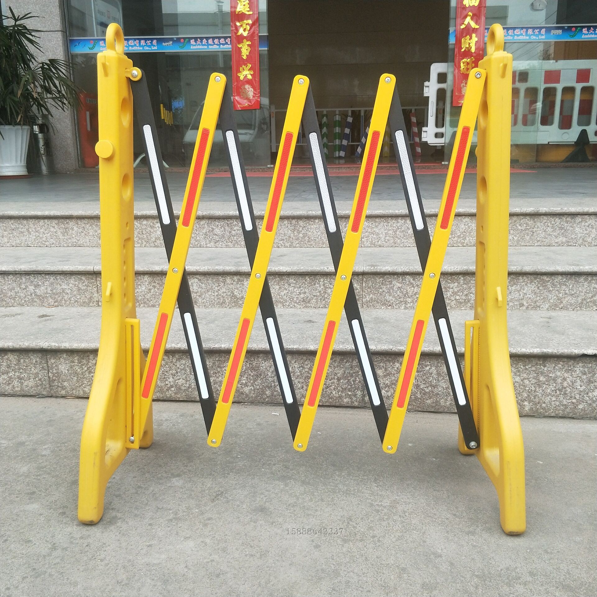 折叠可伸缩塑料栅栏护栏黄色路障栏杆水马围挡水马\防撞桶