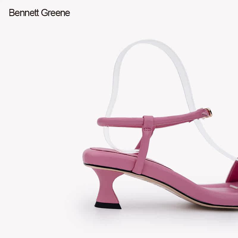 班妮特格格林时尚羊皮一字中跟凉鞋2021年夏季时装凉鞋