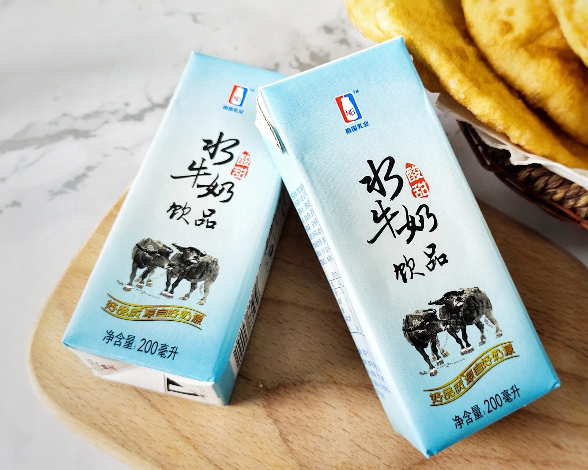 饮品牛奶广西南国乳业酸甜甜水礼盒盒装早餐果味