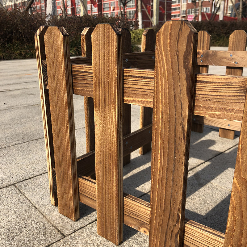 圣诞树围栏花园户外碳化防腐木栅栅栏阳台装饰大型篱笆