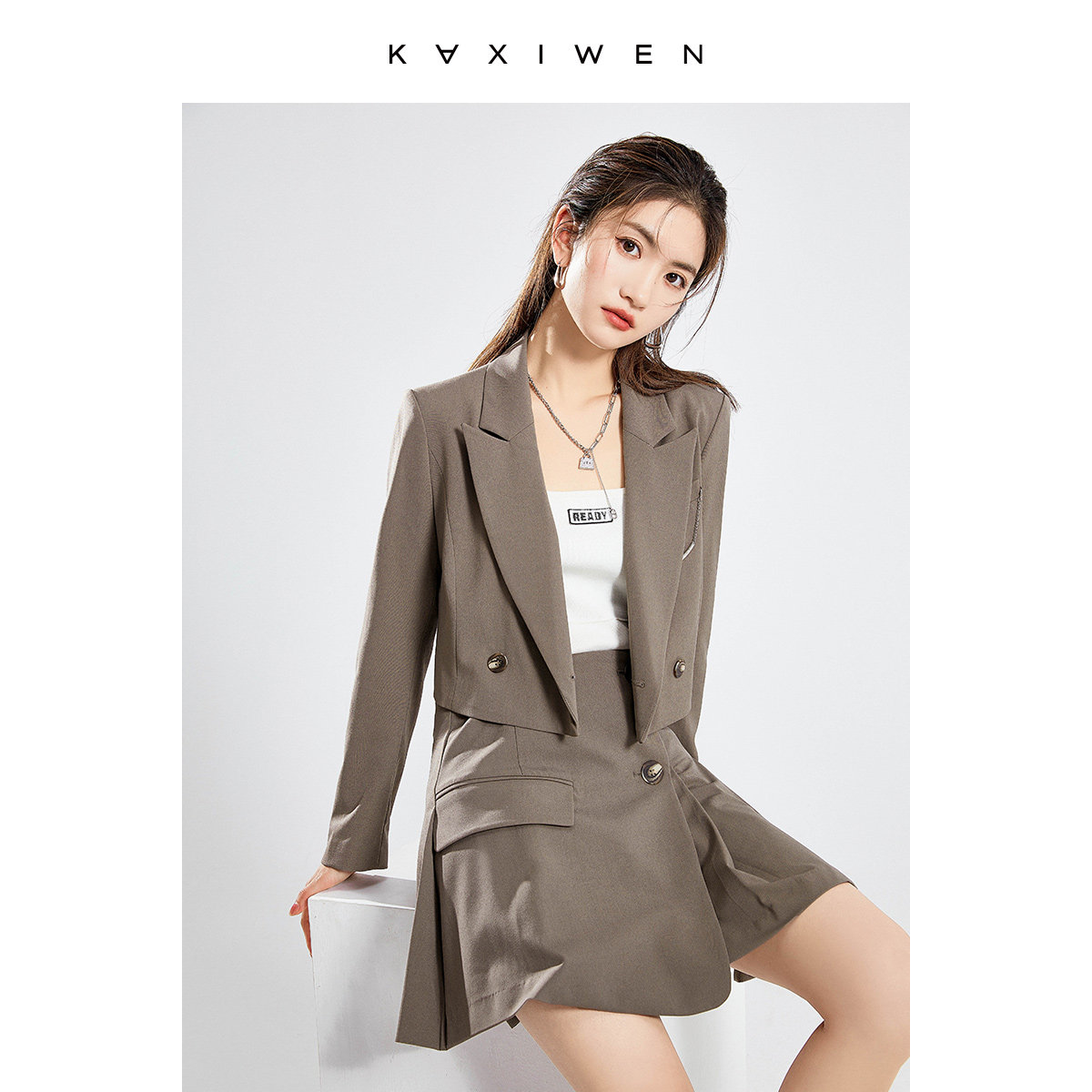 佧茜文秋装2022年新款女装气质戗驳设计链条小西西装