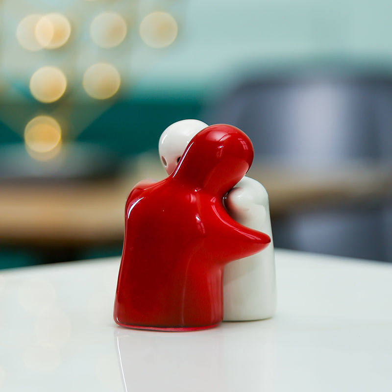 礼物温暖抱抱电影同款小人新年礼品情侣一对创意礼盒