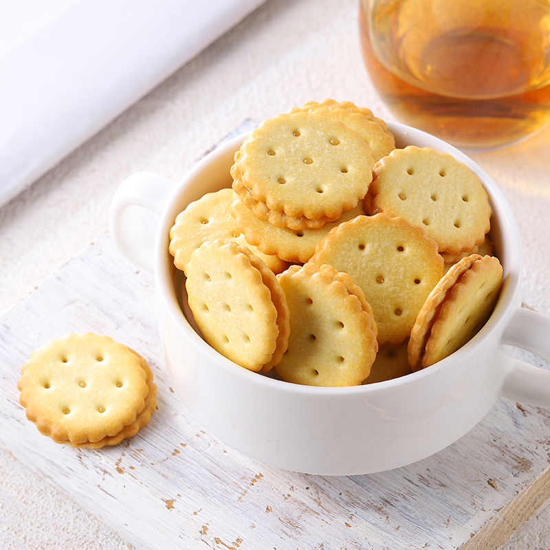 土土优选麦芽饼干咸蛋黄夹心网红休闲糕点饼干小圆饼零食散装小吃