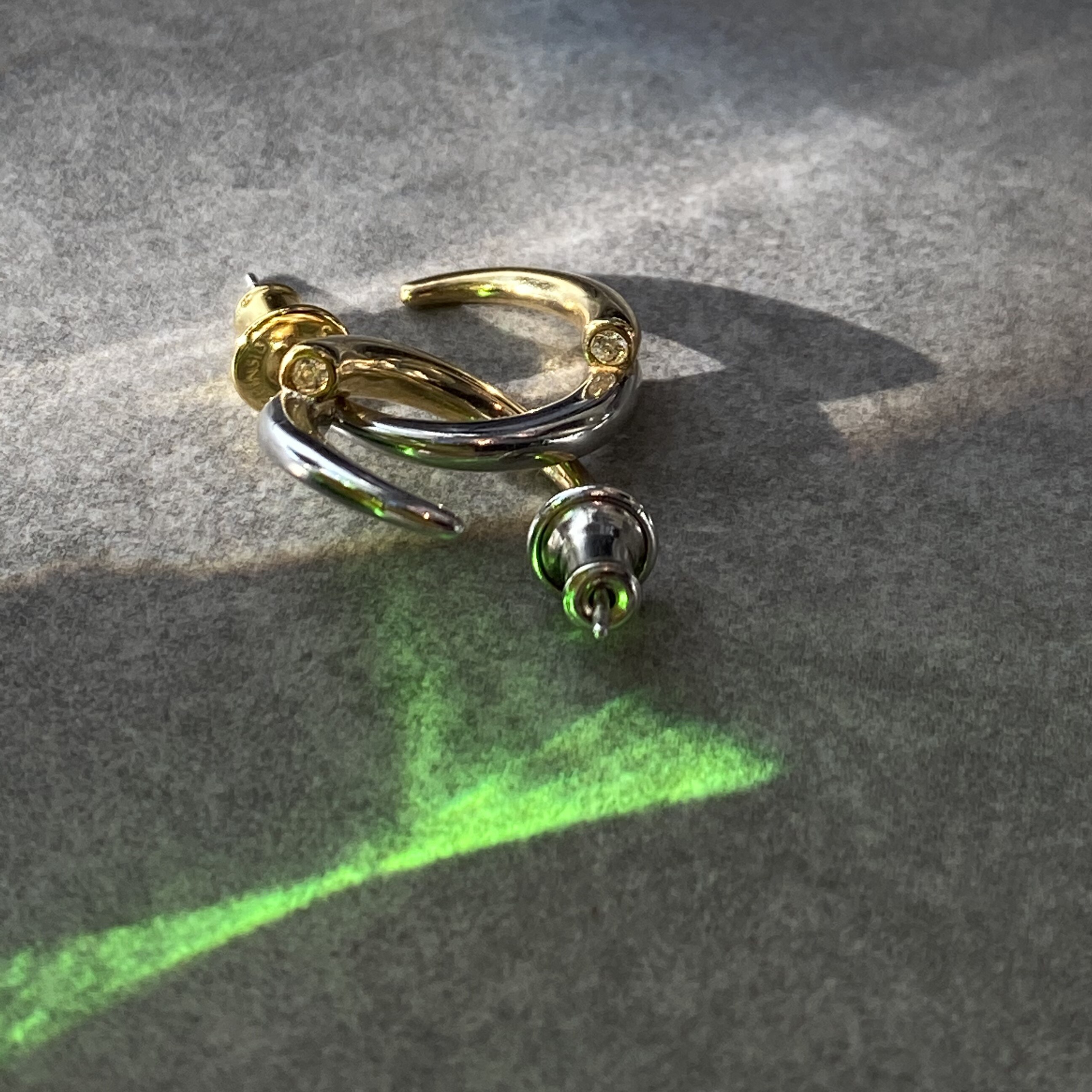 亦央买手outsiderinsidesteep系列错位耳环解构金银拼色耳环