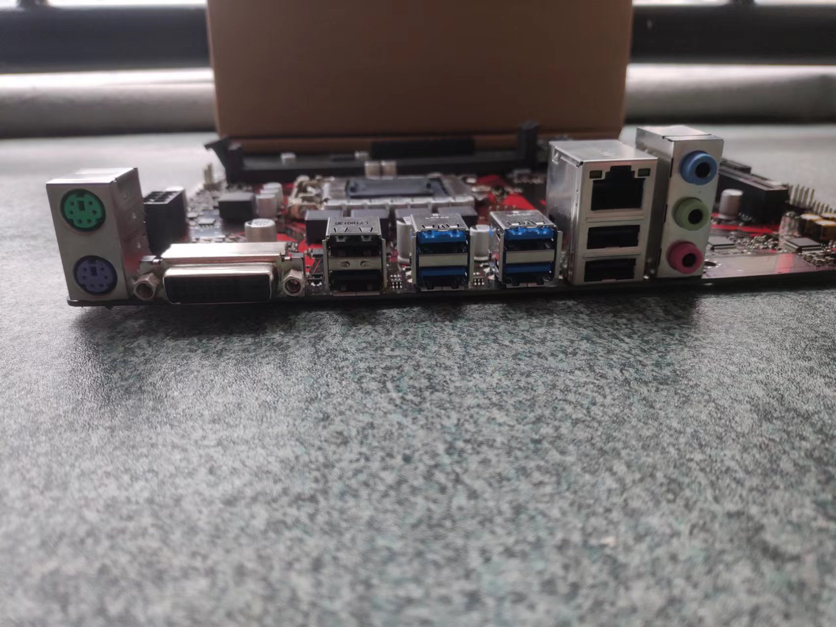 asus华硕ex-b250m-v台式机主板lga1151针脚ddr4主板