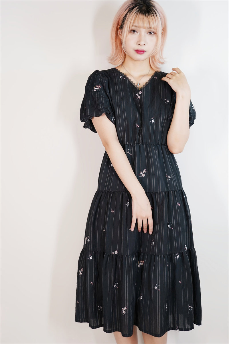 axesfemme优雅精美花卉刺绣竖条条纹泡泡连衣裙连衣裙
