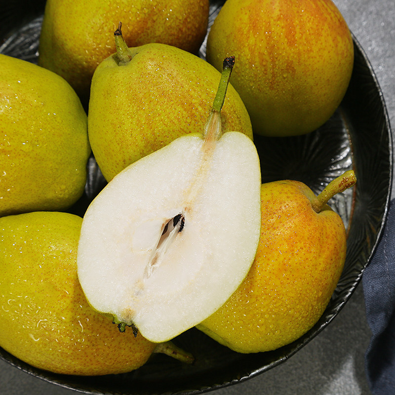 正宗新疆库尔勒香梨2021年新梨头茬精品品大果脆梨