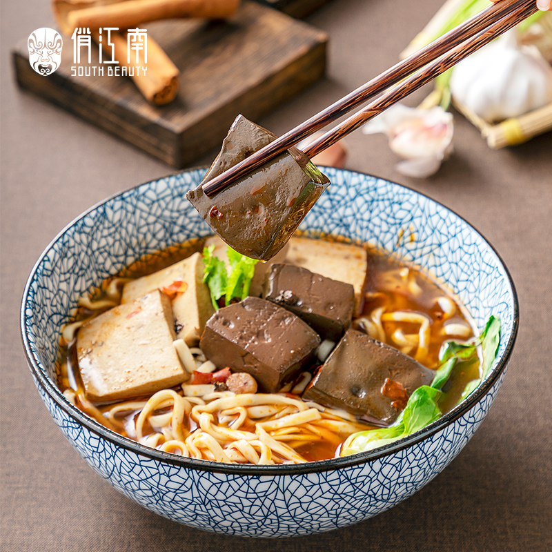 拍3件俏江南麻辣鸭血豆腐牛肉面485g