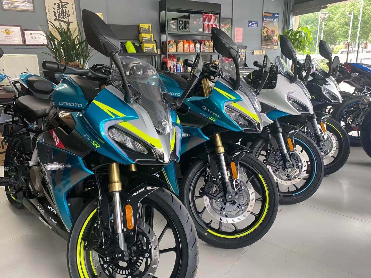 黄龙跑车机车重机摩托车水冷电喷双缸nk250sr600cc摩托车整车