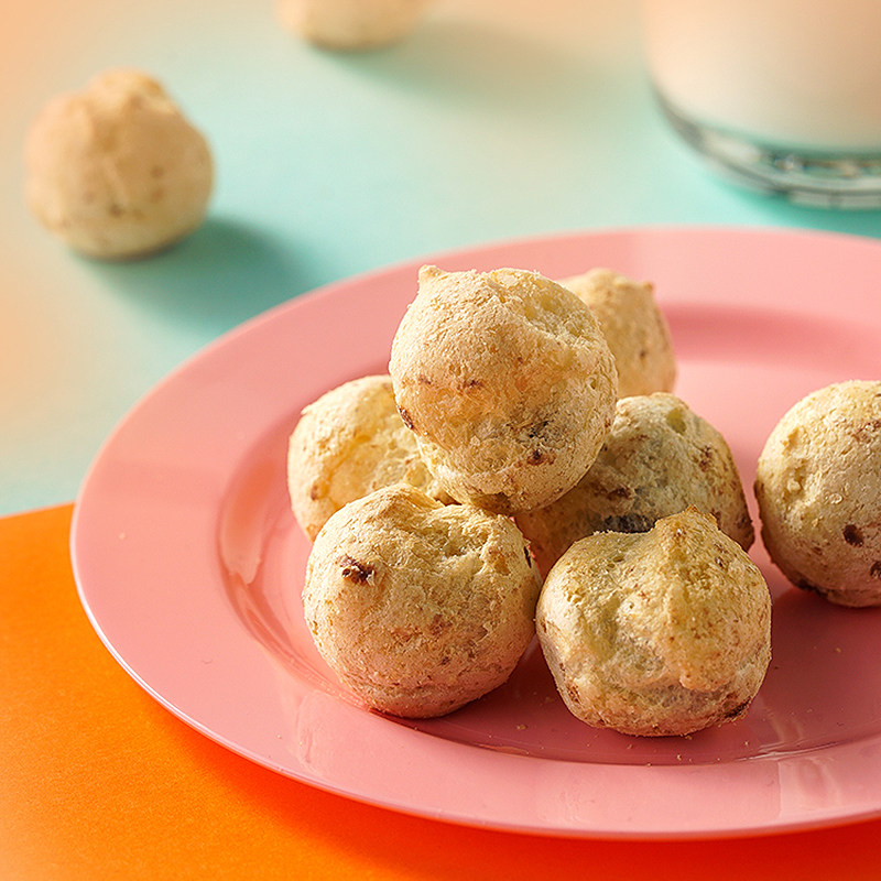 康师傅乐芙巧克力夹心奶油味泡芙球60g蛋圆饼干