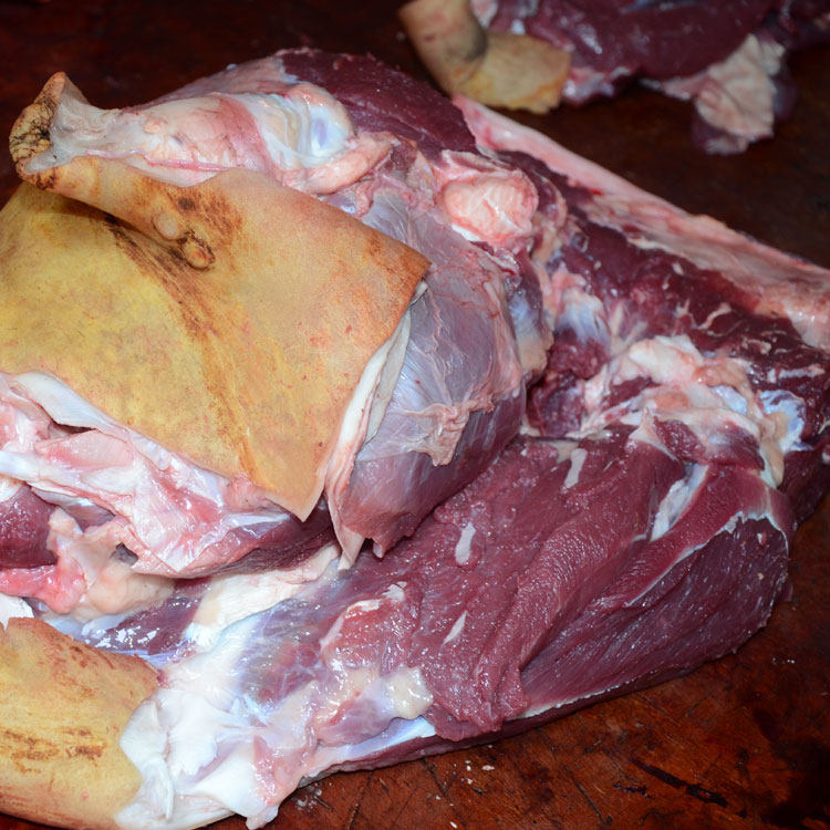 贵州生鲜腿肉腩肉黄牛土黄现杀带皮散养农家生牛肉