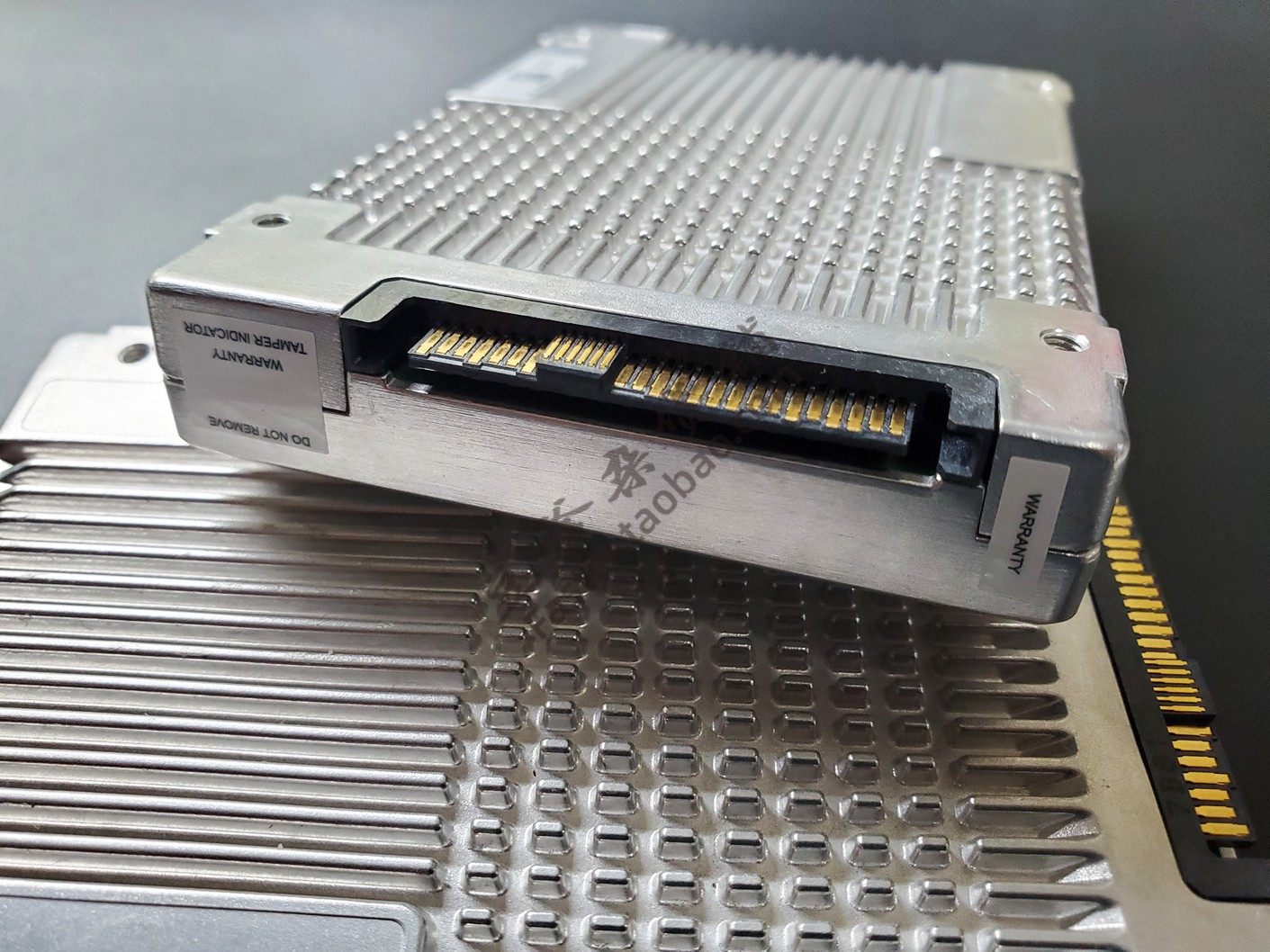 wd西数dcss5307.68t15.36tsas12gbssd企业级固态硬盘