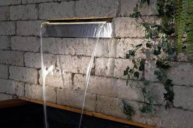 瀑布不锈钢出水口水幕墙花园水池装饰假山水槽喷泉