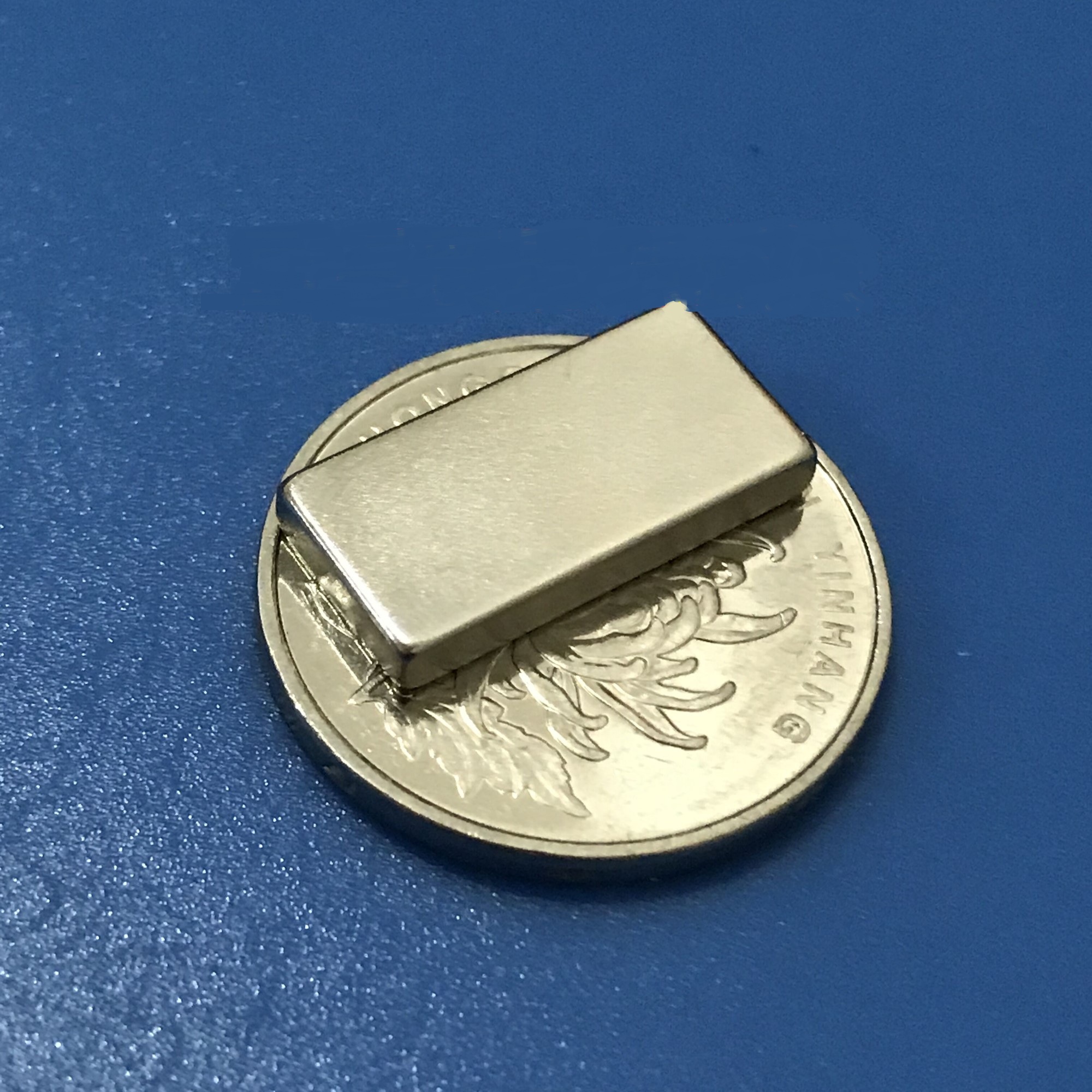 强磁f5010mm钕铁硼吸铁石磁钢强力磁铁长方形50x30x20mm吸铁石